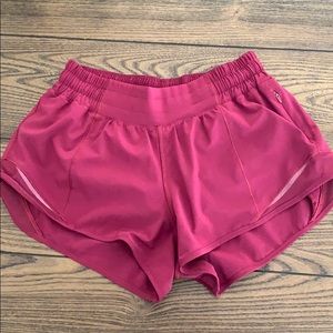 Lululemon hotty hot shorts 2.5